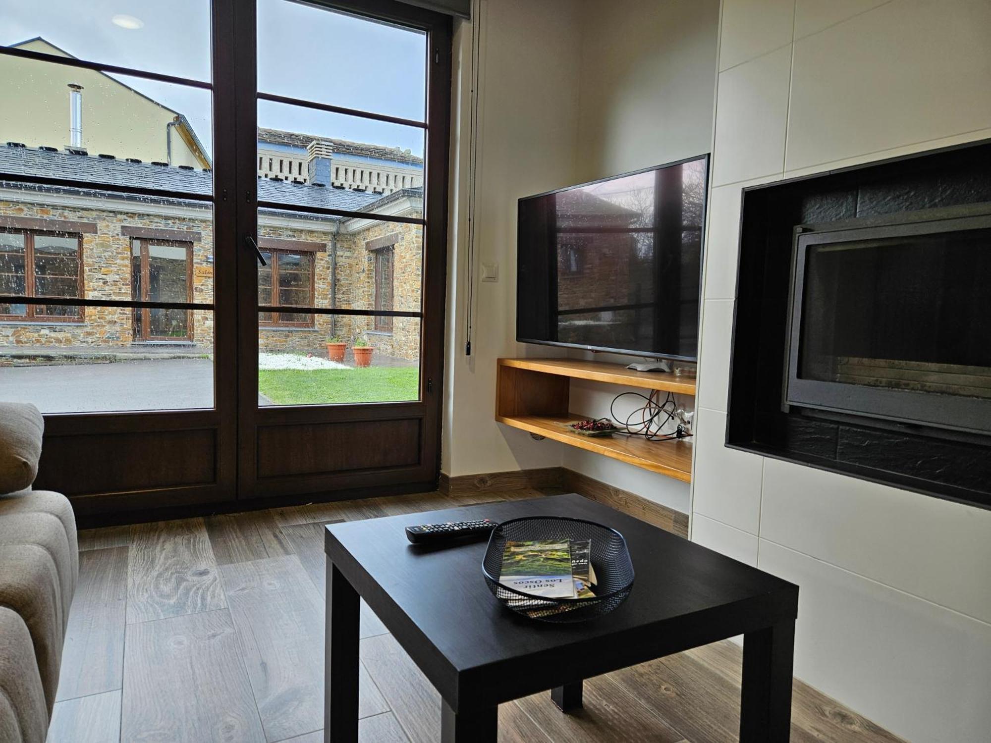 Apartamentos Rurales Lola Penarronda Castropol Exterior foto