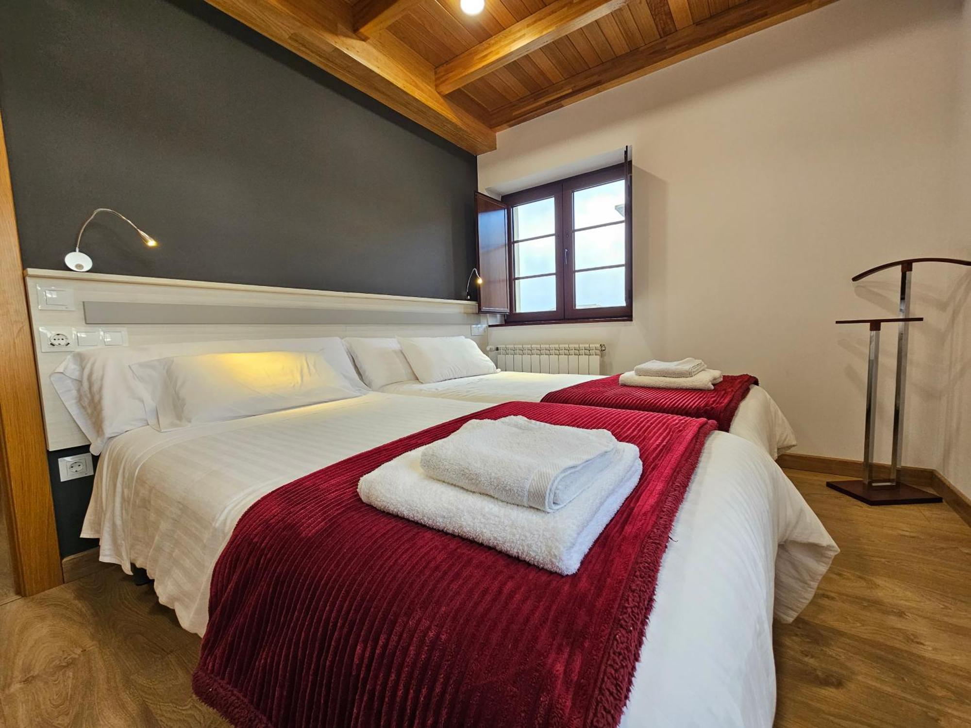 Apartamentos Rurales Lola Penarronda Castropol Exterior foto